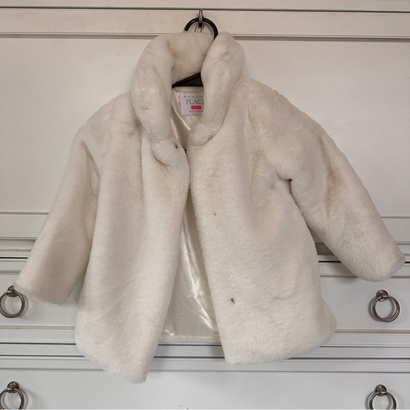 Children’s Place fuzzy white coat 4t - Picture 2 of 3